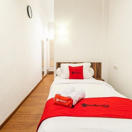 Hotel Reddoorz @ Binjai Exterior foto