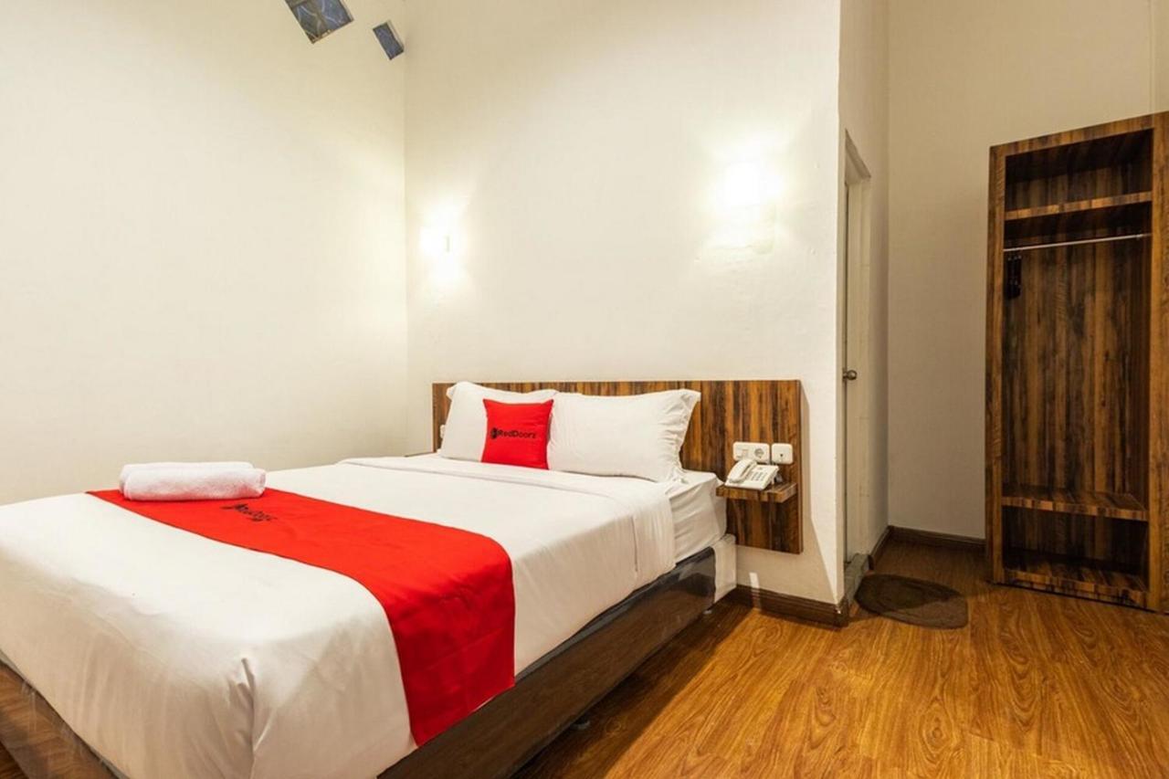 Hotel Reddoorz @ Binjai Exterior foto